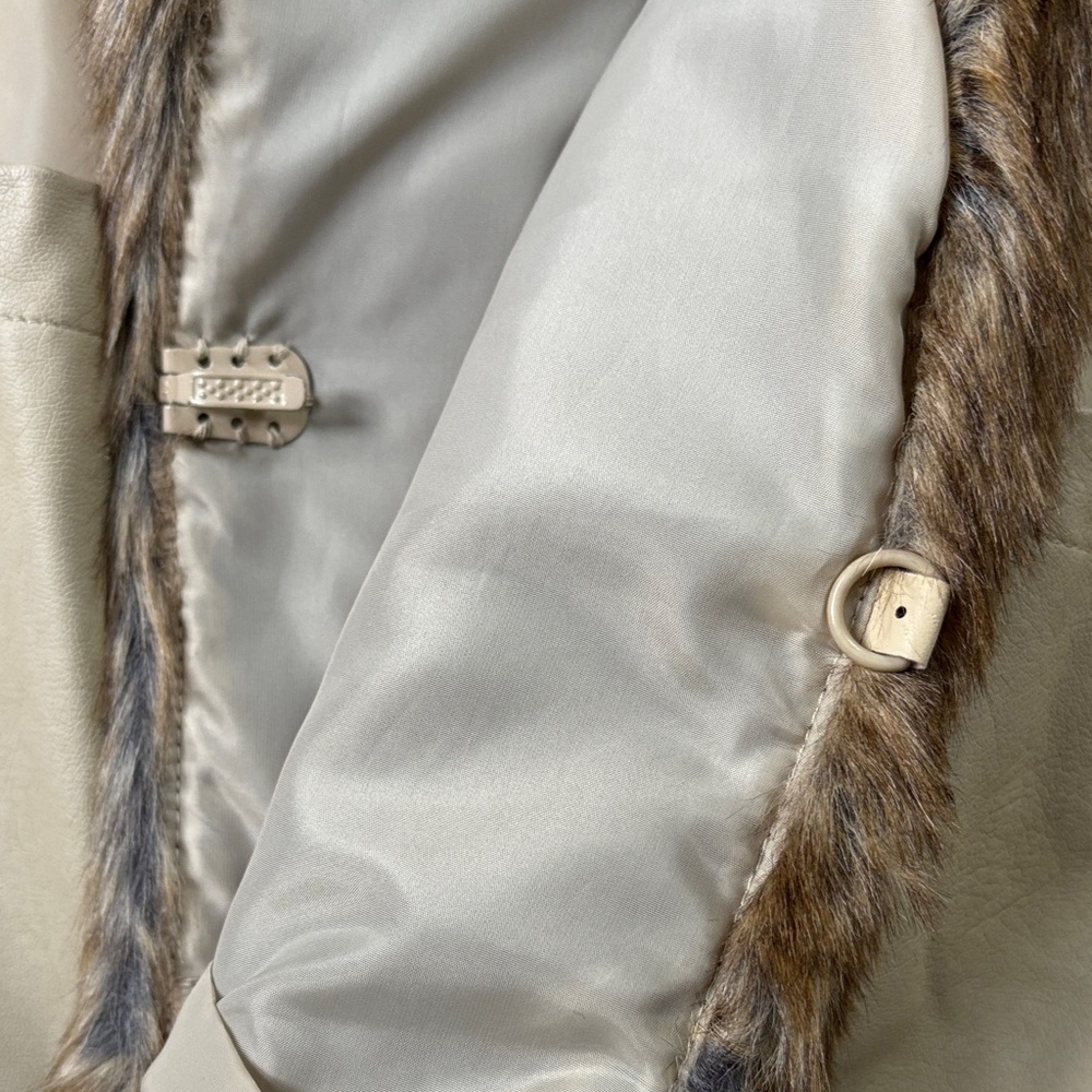 ILIA Faux Fur and Leather Cropped Vest in Rich Browns Size Medium - Picture 5 of 5